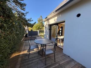 Maison à 50m de la plage et du sentier côtier GR34 au Cabellou