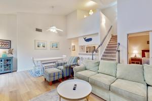 Sea Colony - 56119 Cypress Lake Cir