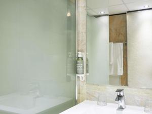 greet hotel Marseille Parc Chanot Velodrome