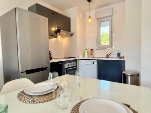 T2 - piscine - garage privé - 5 min de Cannes