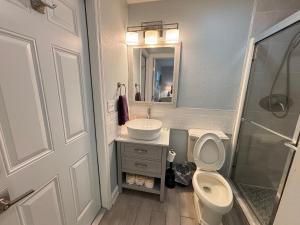 Sea Turtle - Fresh Spacious Cottage W&D Kit 1.3 Mi to Beach