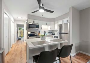 Willy St Apt Pets and Parking free - Fully Furnished