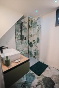 LAmazone - Jungle Room avec Jacuzzi