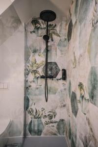 LAmazone - Jungle Room avec Jacuzzi