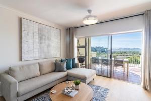 BRAND NEW Luxury Apartment with Ocean View