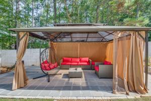 Theater Room and Gazebo Luxury Retreat in Ellenwood