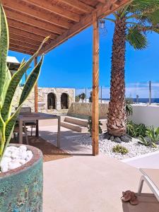 CocoMar I- Luxurious villa with pool near the sea