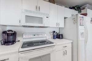 Sea Colony - 56090 Whispering Pines Ct