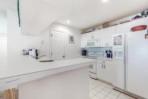 Sea Colony - 56090 Whispering Pines Ct