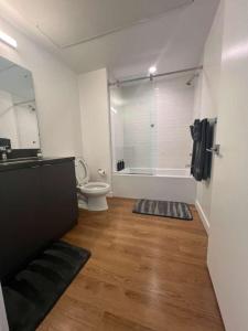 The Lavender Modern 2BR Downtown with Marina Views