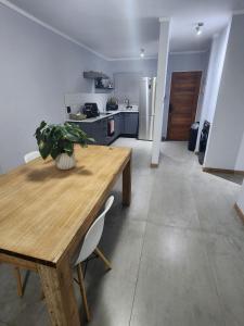 Vista Retreat - Stylish Flat at Menlyn Main