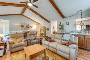 Wine & BBQ Trail Fun: Home w Hot Tub in Lexington