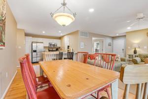 Sea Colony - 56064 Pinewood Dr