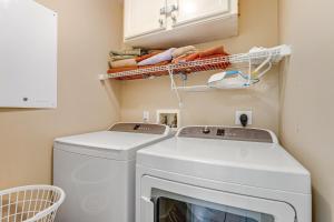 Sea Colony - 56064 Pinewood Dr