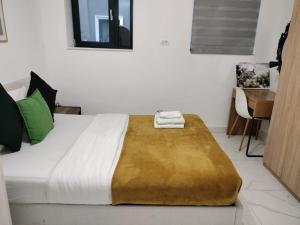 Lower-ground with two separate bedrooms near the center