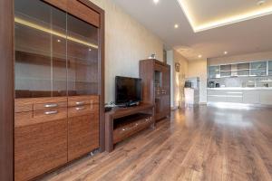 Panorama Sky Apartment near Riga Airport & City Center