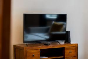 Ogrodowa Harmony Apartment by BookingHost