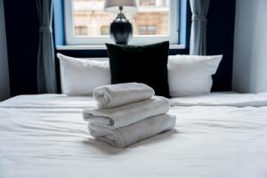 Ogrodowa Harmony Apartment by BookingHost