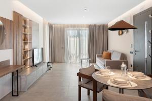 Luxury Suites with BBQ next to Heraklion by Kalles Homes & Suites
