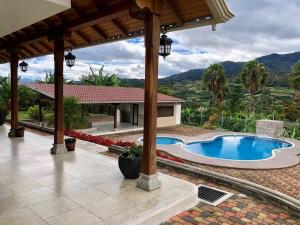 Casa de campo con piscina