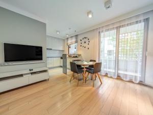 Rymarska Spacious Apartment by BookingHost