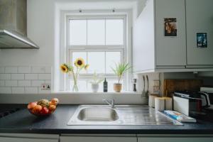 2 Bedroom London Hub - Central and Cosy