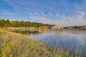 Beach Access, Deck Waterfront Whidbey Island Home