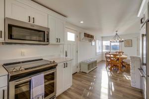 Beach Access, Deck Waterfront Whidbey Island Home
