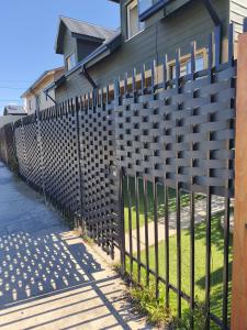 Casa con estacionamiento linares