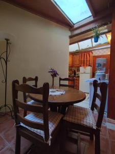 The Duke Residence Traditional Apartment