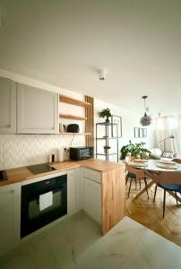 Cozy Stay Żelazna Apartment