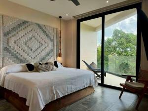 Kataluum- Luxurious Eco-chic PH with pool