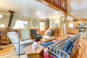 8 Private Acres Little Mahoning Creek Cabin!