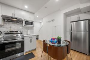 Modern 2BR Private Suite Near Calgary Airport