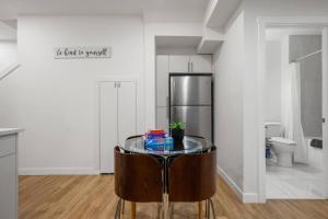 Modern 2BR Private Suite Near Calgary Airport