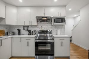 Modern 2BR Private Suite Near Calgary Airport