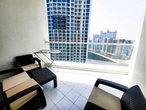 Bright And Spacious Canal View Appartment