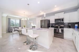 Modern Condo Near Disney