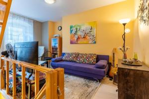 Holiday house with WiFi Cres - 24872