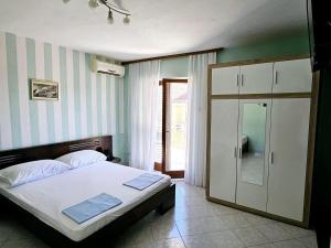 Apartments with parking space Orebic, Peljesac - 24881