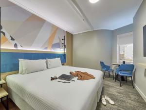 Ibis Perth