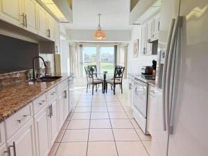 Sunny Pool Villa – Bikes, Beaches & Golf