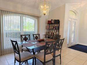 Sunny Pool Villa – Bikes, Beaches & Golf