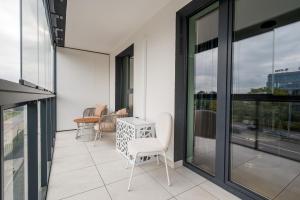 Jerozolimskie Modern Apartment by BookingHost