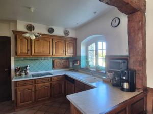 Spacious Family Home Near the Sea