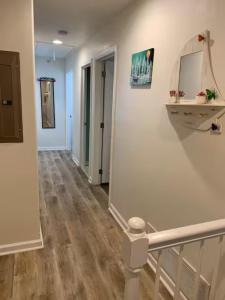 beautiful condo 1 block to boardwalk with parking