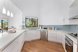 Luxury 4BR Saratoga Retreat w Water Views & Pool