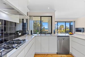 Sandy Place Beach House managed by Batemans Bay Accom