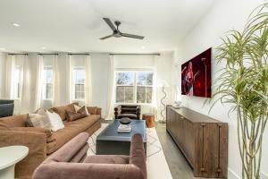 Sunspire-Private Deck-In East Nashville