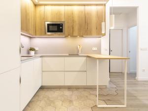 Sylvia: Apartamento renovado en Empuriabrava - ES-258-156